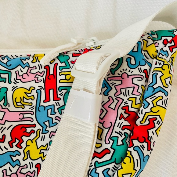 NWT Crescent Shoulder Bag - Picture 4 of 6